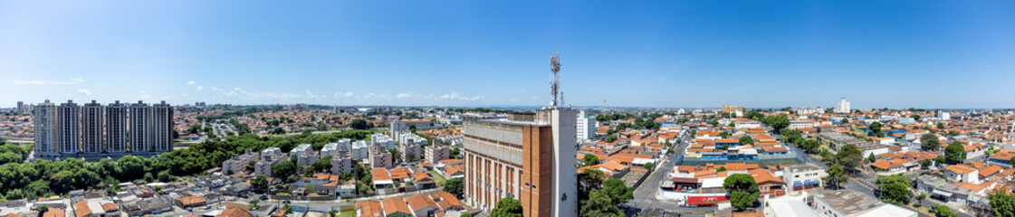 Fototapeta na wymiar Fotografia panorâmica aérea da cidade de Campinas SP. Bairro Campos Elíseos e Paulicéia na imagem. 