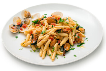 Piatto di deliziose trofie artigianali con salsa di frutti di mare, Pasta Italiana 