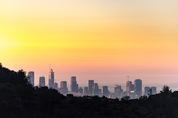Fototapeta na wymiar Los Angeles skyline at dawn