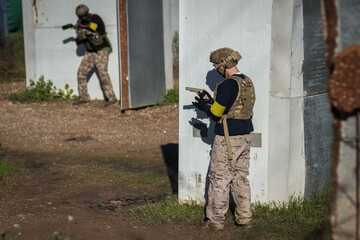 jugadores de airsoft 