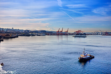 Elliot Bay and the port of Seattle on a calm, sunny, Sunday morning - obrazy, fototapety, plakaty