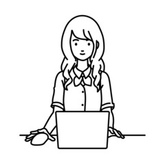 デスクで座ってPCを使っている事務員制服の女性