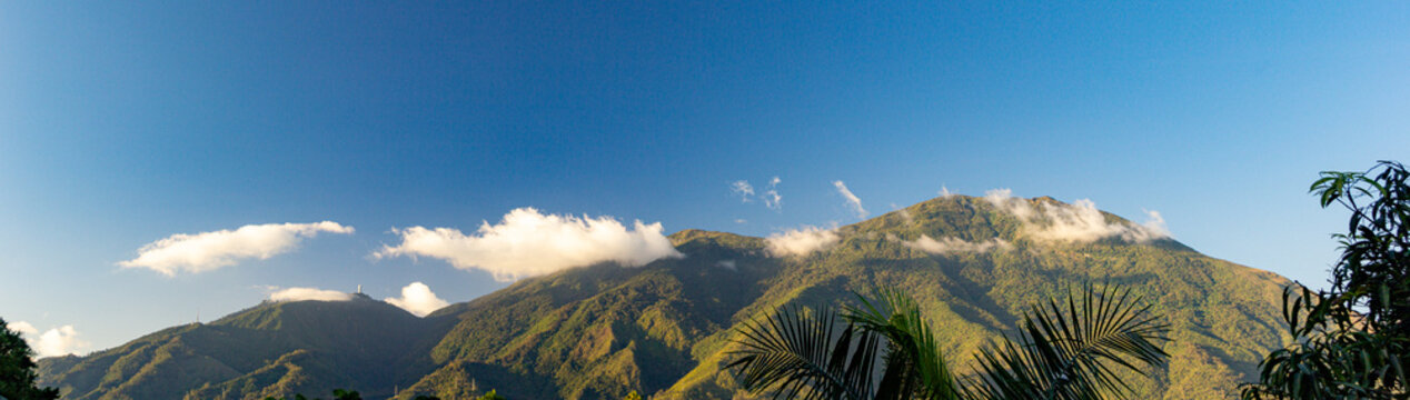 El &Aacute;vila mountain waraira repano