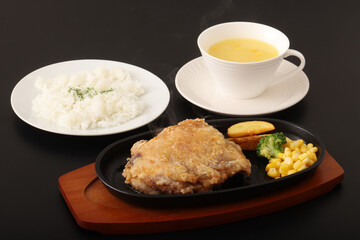パリパリチキンステーキ