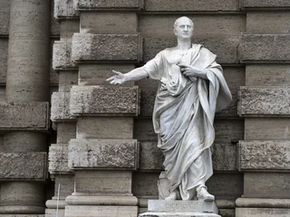 Selbstklebende Fototapeten Cicero statue in cassazione building rome © Andrea Izzotti