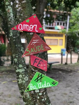 Plaquetas mensagem Ita&uacute;nas