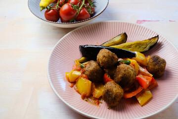 falafeln with vegetables