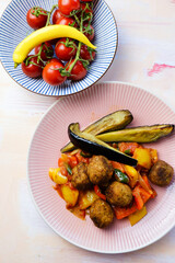 Falafeln with vegetables