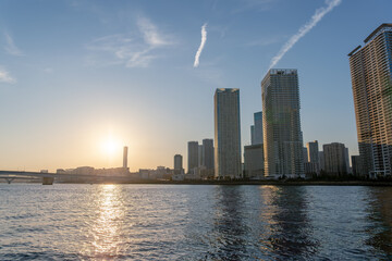 Fototapeta premium 東京都江東区豊洲から見た夕方の都市景観