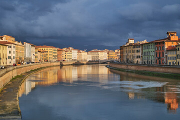 Rzeka Arno w Pizie.