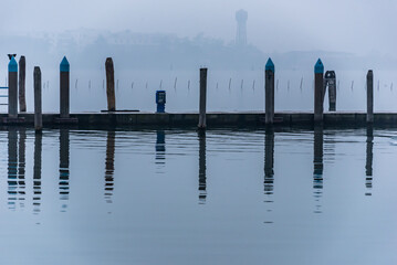 Dalben in der Lagune von Venedig bei Nebel