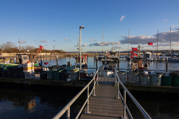 Fischkutter am Hafen in Strande.