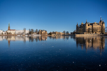 Fototapeta na wymiar Panorama Schwerin im Winter
