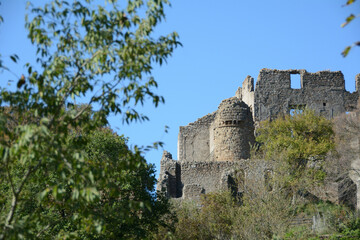 Fototapeta na wymiar tower of the castle in the mountains