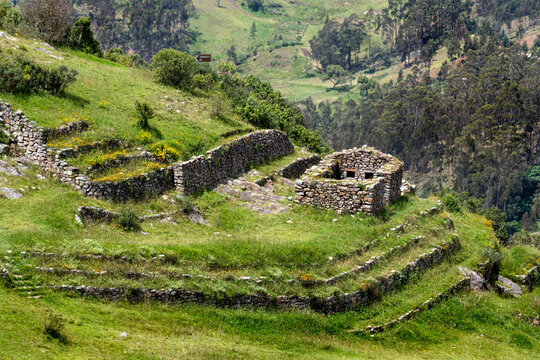 The archeological site Cojitambo dates back to the pre-Inca civilization of the Cañari people, who settled in the area from 500 BCE to 500 CE. Later used by Incas on Inca trail. Ecuador
