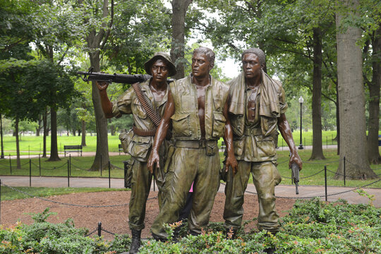 The Three Soldiers at Vietnam Veterans Memorial in Washington DC, USA. 