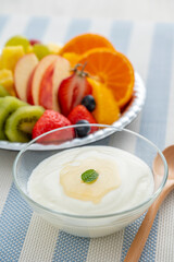 ヨーグルトとフルーツ