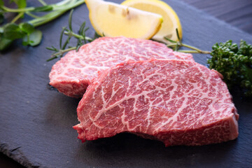 脂ののった牛ヒレ肉