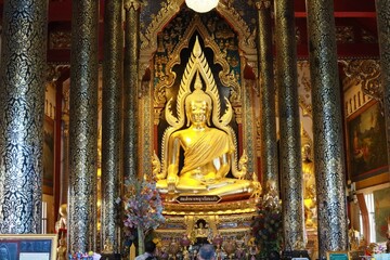 golden buddha statue