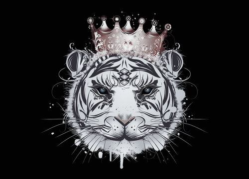 weißer Tiger mit prächtiger Krone auf dem Haupt