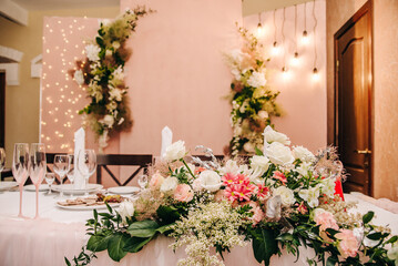 Fototapeta na wymiar Celebration, banquet with luxurious decoration in a restaurant 