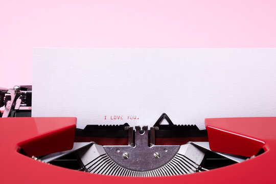 Typewriter Paper Sheet Pink Background Space Your Text Stock Photo by  ©spaxiax 350886304