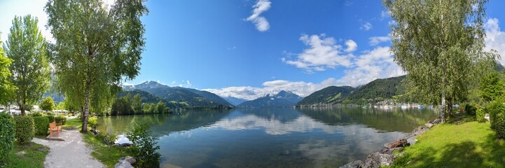 Fototapeta na wymiar Panorama Zeller See in Österreich