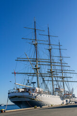 Fototapeta na wymiar A giant sailing ship in the port of Gdynia