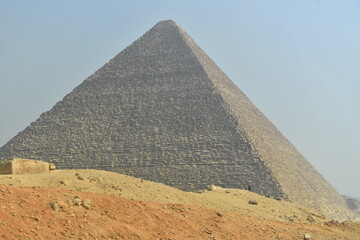 Obraz na płótnie Canvas egypt, sphinx, pyramid, giza, cairo, desert, ancient, travel, egyptian, pyramids, stone, history, monument, architecture, pharaoh, great, sphynx, sky, landmark, sand, old, tourism, archaeology, statue