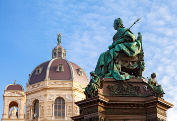 Fototapeta na wymiar Monument of Empress Maria Theresia in front of Art History Museum in Vienna