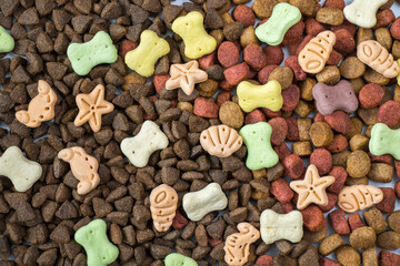 Dog food, dry food for animals, poppy mixed food