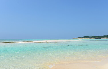 Fototapeta na wymiar 沖縄の美しい海の風景