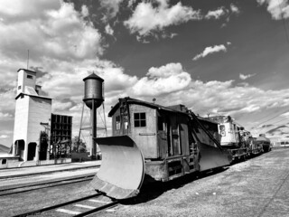 Obraz premium Old locomotive, abandoned in the desert of Nevada, United States. old train at the station