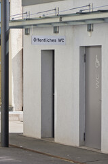 Öffentliches WC