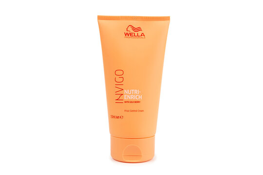 Wella invigo nutri enrich frizz control cream: Latvia, Talsi, march 09, 2022