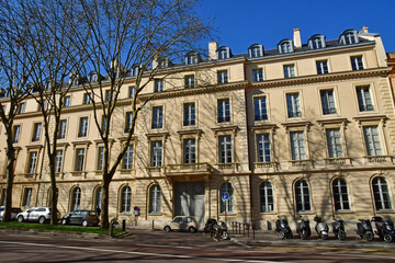 Fototapeta na wymiar Versailles; France - february 2 2021 : city centre