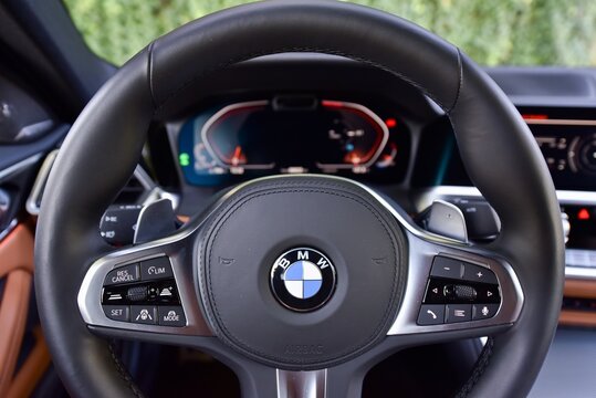 BMW 430d xDrive. Cabin interior - steering wheel. 09-08-2021, Prague, Czech Republic
