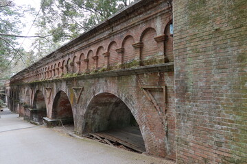 Obraz premium Suirokaku Aqueduct in the precinct of Nanzen-ji Temple in Kyoto City in Japan 日本の京都市の南禅寺境内にある水路閣