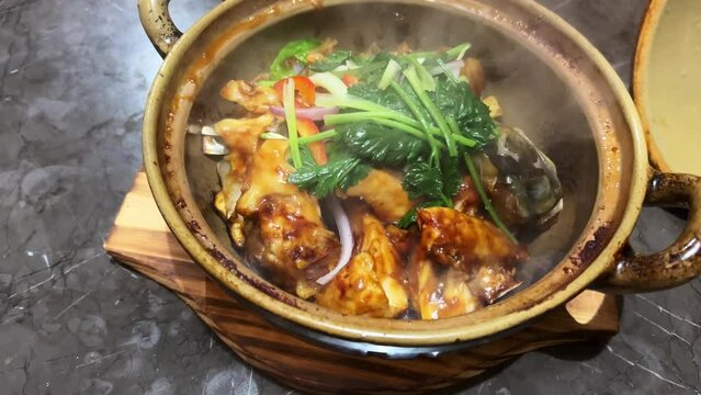 One-pot delicious classic Cantonese dishes in Kei Kei Pot, Kei Kee Fish Head Pot