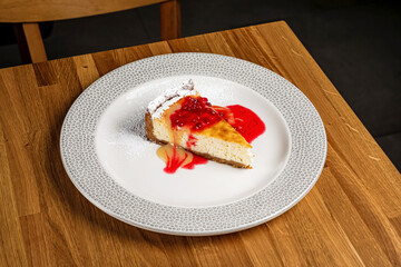 Cheesecake with berry sauce