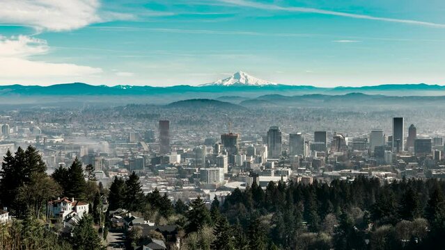 Misty Portland, Oregon timelapse.