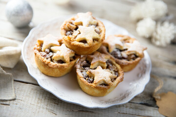 Fototapeta premium Traditional festive mince pies on a plate