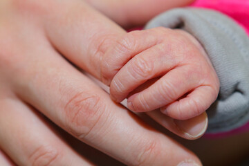 main de b&eacute;b&eacute;