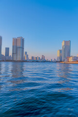 東京都江東区豊洲の夕方の都市景観