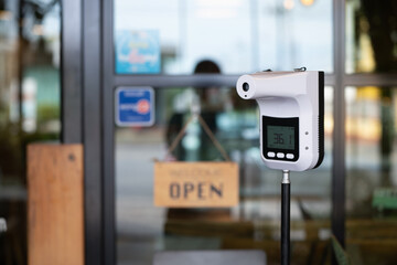 Infrared Thermometer auto soap dispenser palm temperature measurement and disinfection integrate machine before go to shop or coffee shop , restaurant