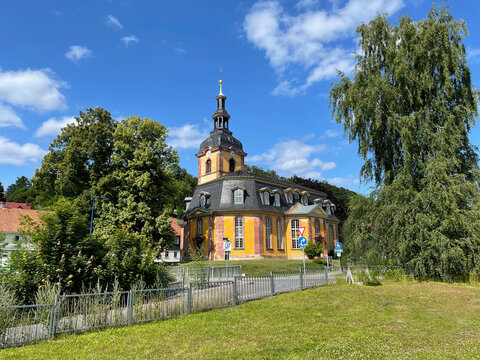 Zella Bilder – Durchsuchen 409 Archivfotos, Vektorgrafiken und Videos ...