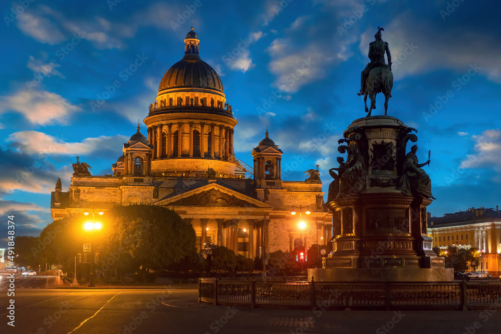 Wall mural Saint Petersburg evening. Russia attractions. St. Isaac's Cathedral in Saint Petersburg. Square near museum building. St. Isaac's Cathedral in summer evening. Excursions St. Petersburg. Russia region