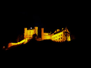 Oświetlony zamek