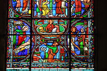 vitrail de l'église  saint Pierre à Chartres