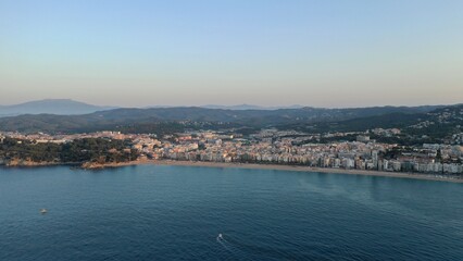 Obraz premium survol de Lloret de mar en catalogne sur la costa brava